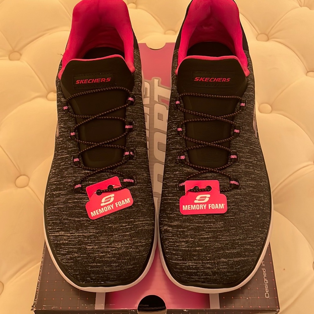 SKECHERS SPORT w/ MEMORY FOAM